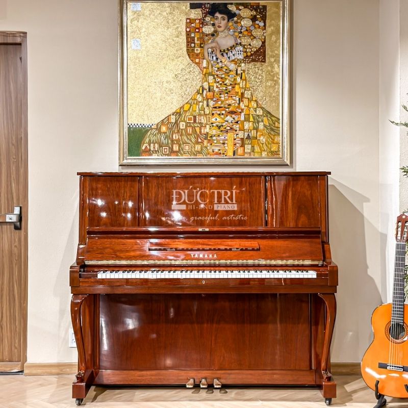 Yamaha W106B 1 Đàn Piano Yamaha W106B được trưng bày tại Showroom của Piano Đức Trí