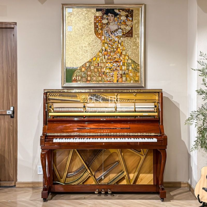 Yamaha W106B 5 Đàn Piano Yamaha W106B khi mở phần khung đàn ra