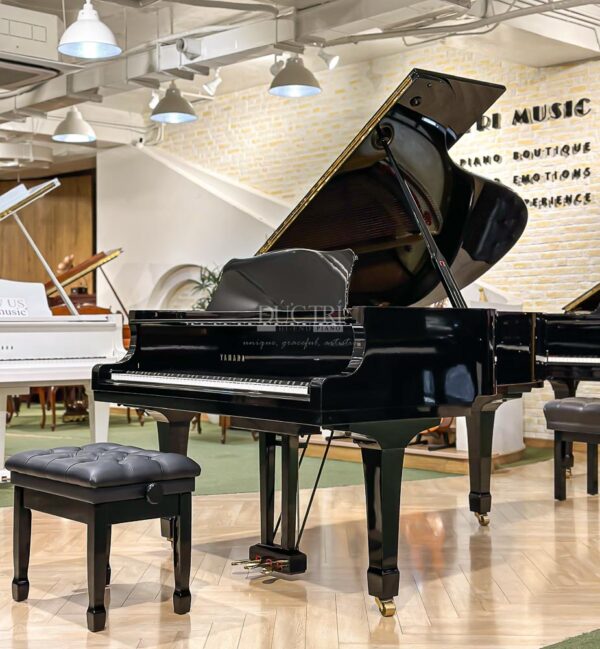 Grand Piano Yamaha C5E