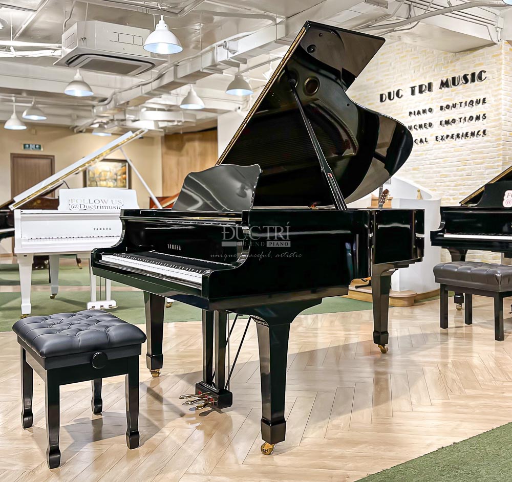 Piano Yamaha C5E