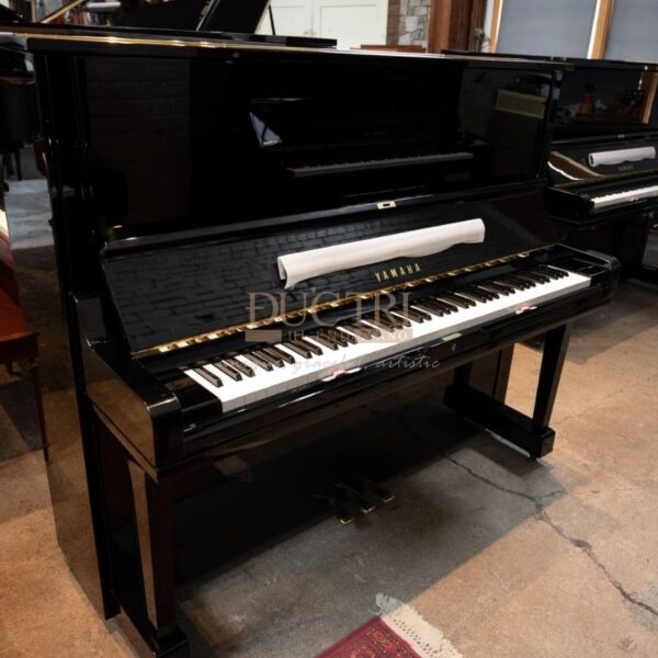 Hình ảnh của đàn Piano Yamaha UX-1