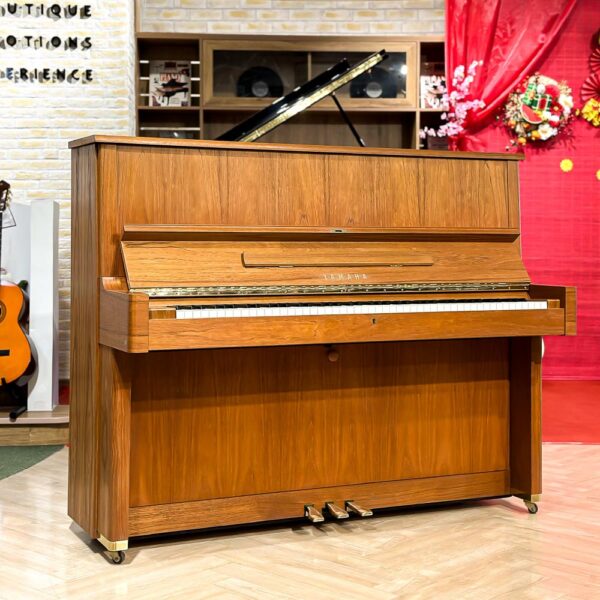 Mặt hông đàn piano Yamaha W104
