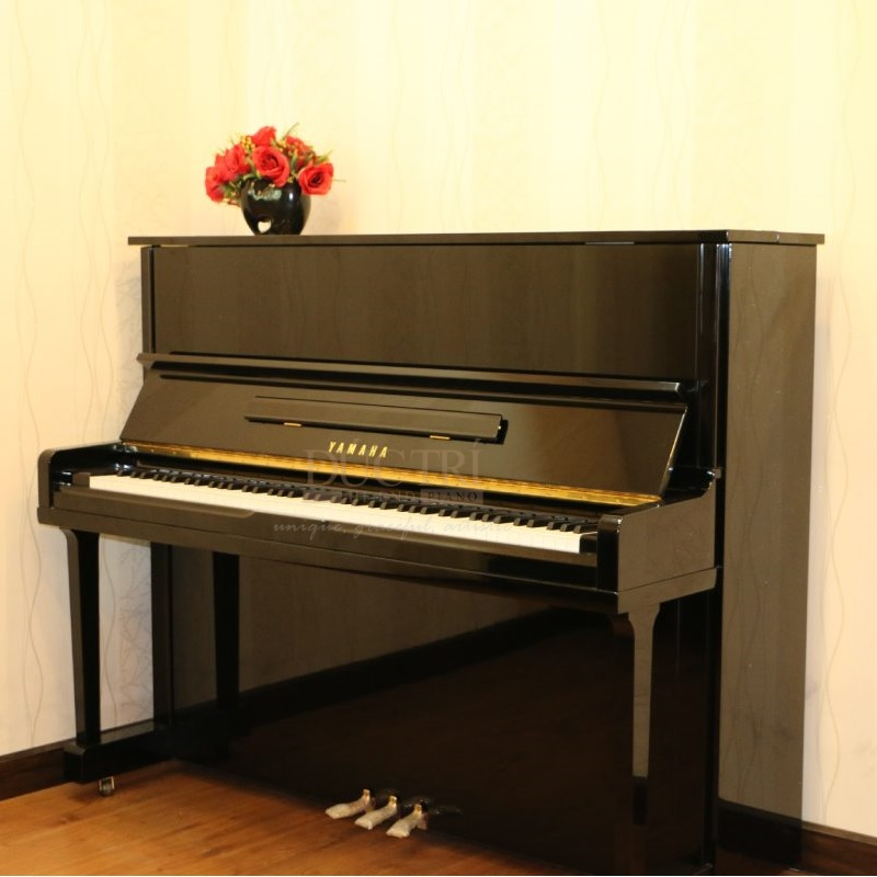 Yamaha U1F 7 Yamaha U1F được bàn giao và trưng bày tại nhà của khách hàng