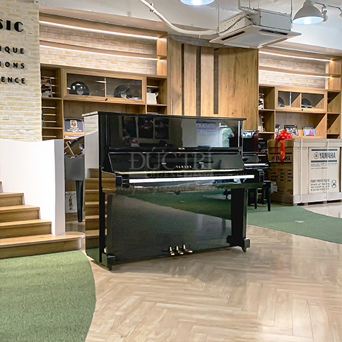 Yamaha U1E 5 Đàn piano Yamaha U1E ngoại hình đẹp như mới tại Showroom của Piano Đức Trí