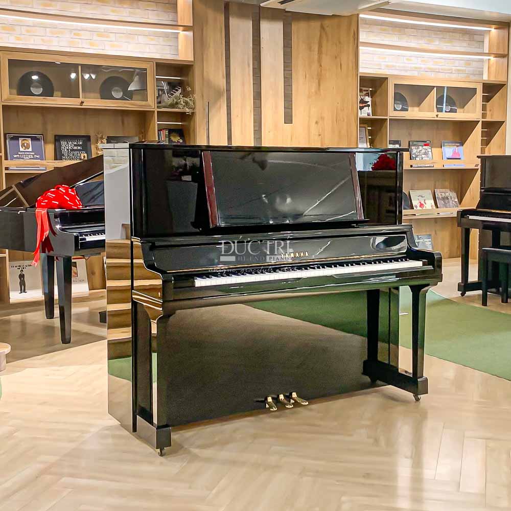 PIANO YAMAHA YU5
