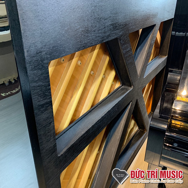 khung chữ X chắc chắn của đàn piano yamaha ux10bl