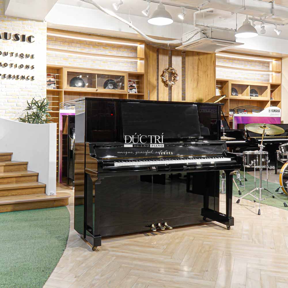 Ux30A upright piano