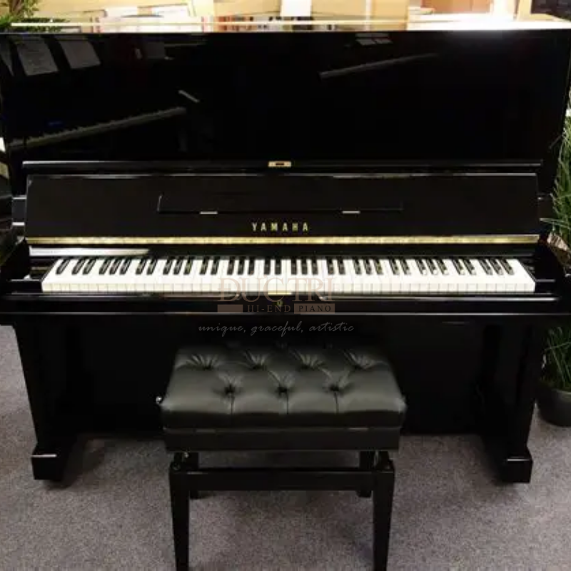 Yamaha U2E 10 Yamaha U2E được bàn giao và trưng bày tại nhà của khách hàng