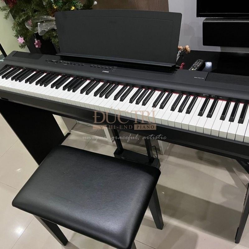 Yamaha CLP-725 2 Góc cạnh của Đàn Piano Yamaha CLP-725