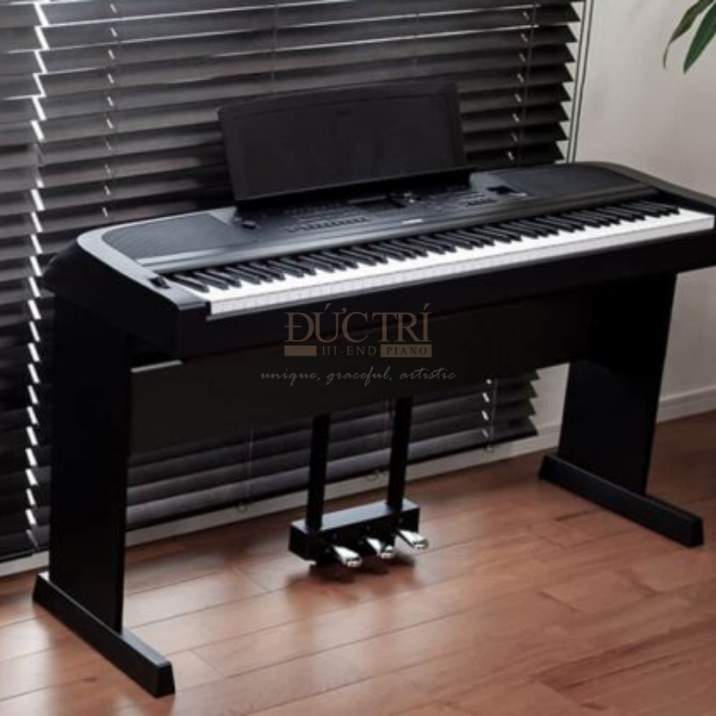 Yamaha DGX-670 6 Yamaha DGX-670 được trưng bày tại Showroom của Piano Đức Trí