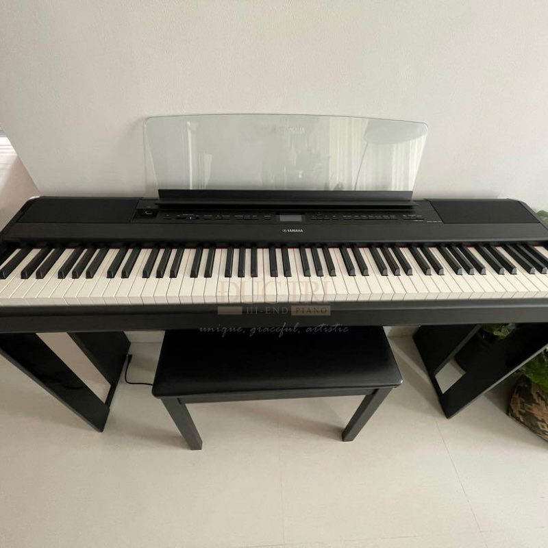 Yamaha P-515 6 Yamaha P-515 được trưng bày tại Showroom của Piano Đức Trí