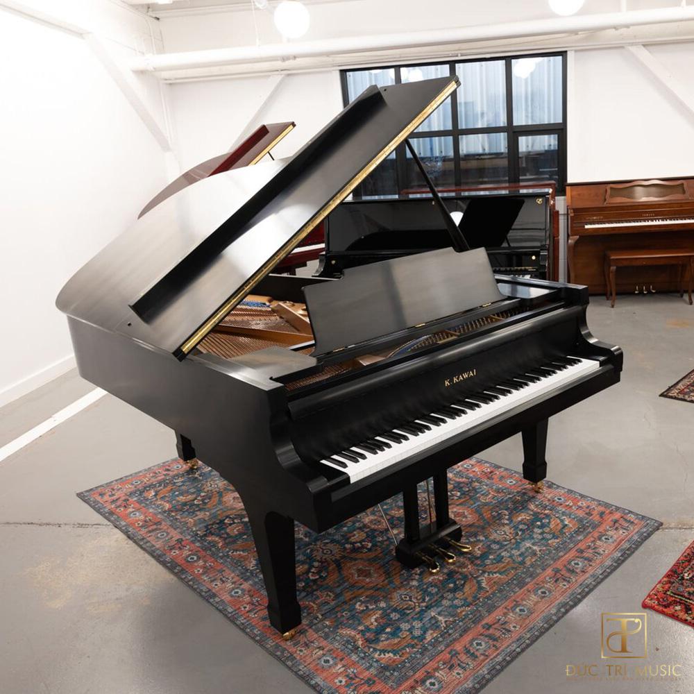 Đàn Piano Kawai KG5C - Cạnh trái đàn
