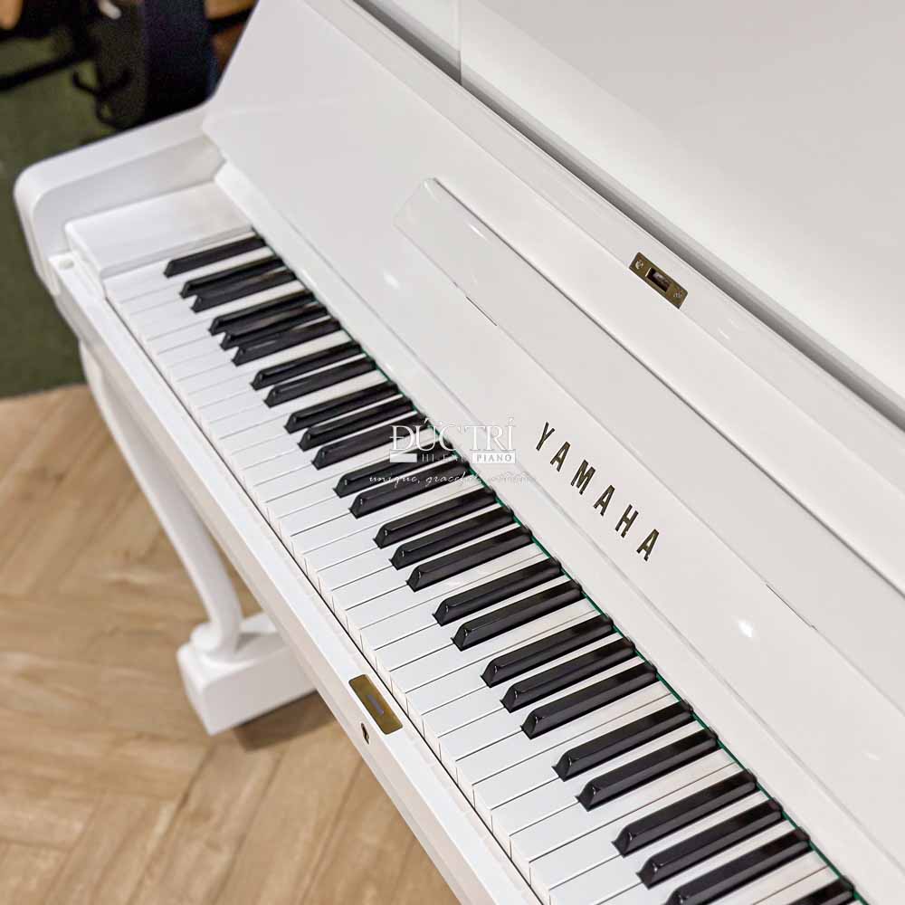 đàn piano yamaha w106 WH màu trắng