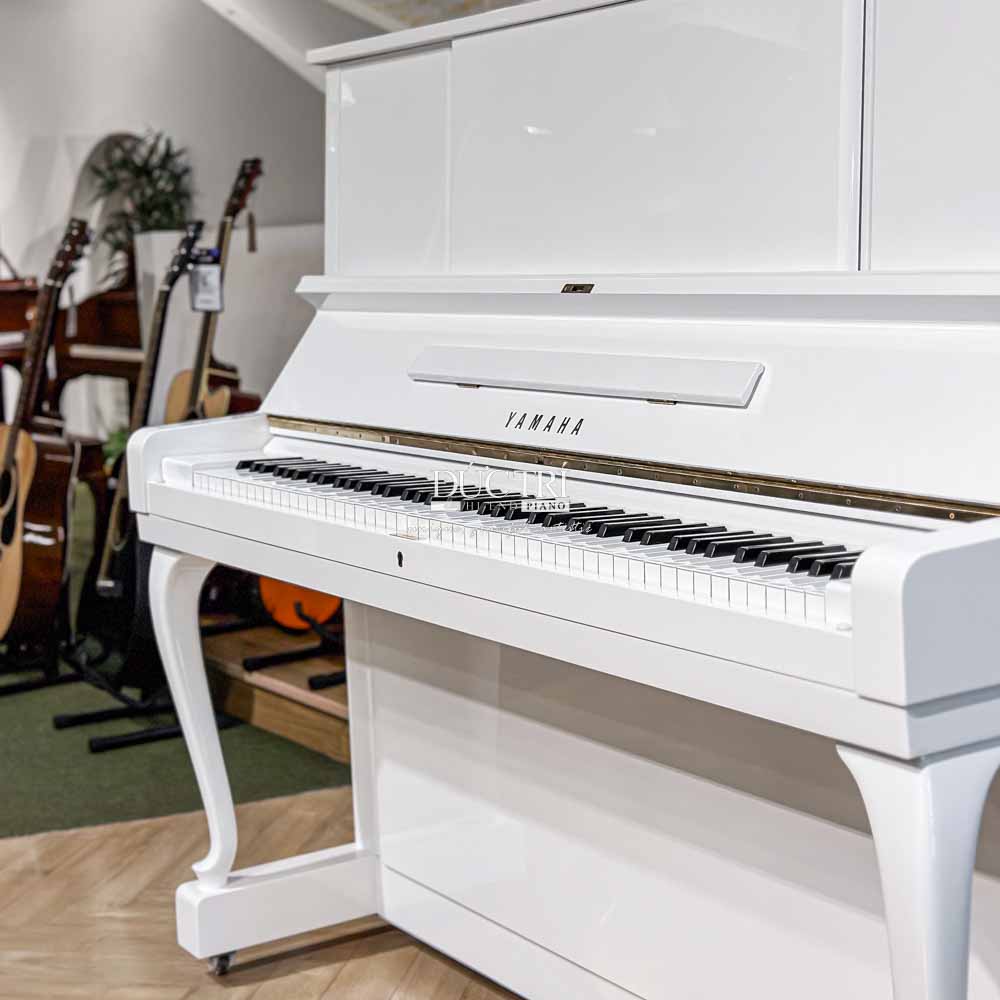 Thiết kế chân cong ấn tượng của Yamaha W106 WH