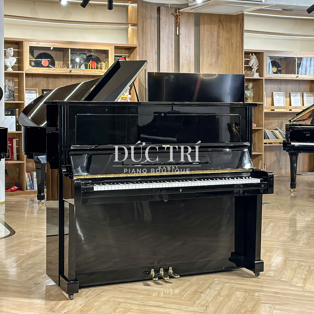 Kawai BL51 8 Kiểu dáng thanh lịch, sơn bóng ebony hoặc mahogany sang trọng Kawai BL51