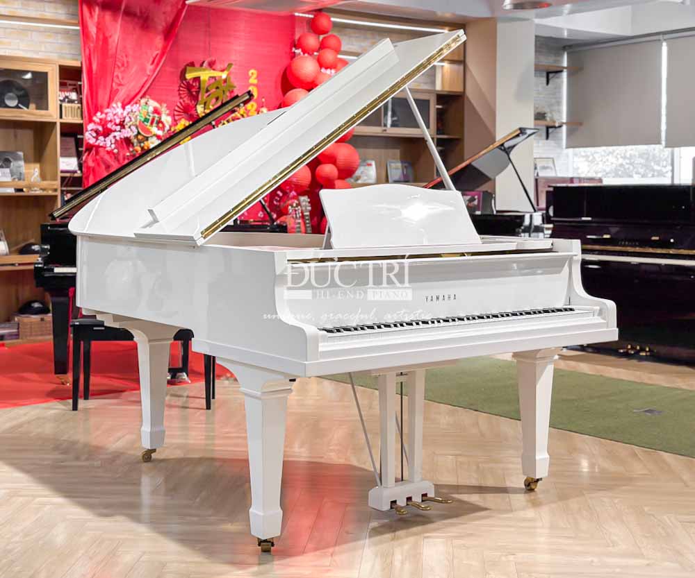 Yamaha G3 màu trắng 4 grand piano yamaha g3 trắng trưng bày tại showroom piano đức trí