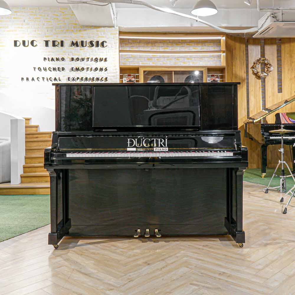 Đàn piano Yamaha Ux30BL thiết kế mạnh mẽ