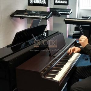 Đàn Piano Yamaha YDP-145 sử dụng adapter nguồn AC