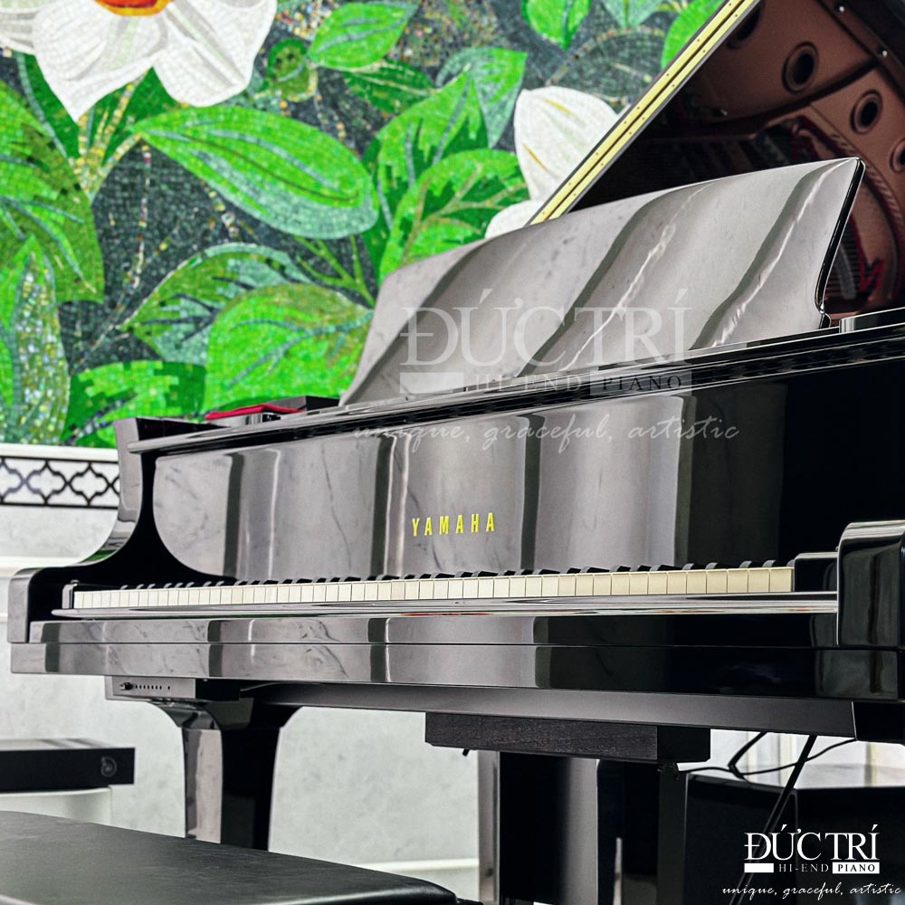 Logo Yamaha trên nắp phím của chiếc DC6X Enpro
