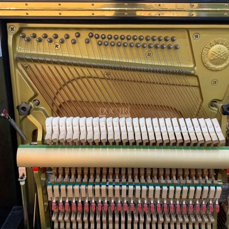 Yamaha U2G 16 Nội thất và bộ máy đàn Yamaha U2G