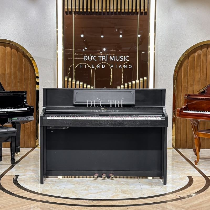 Roland LX706 12 Roland LX706 được trưng bày tại Showroom của Piano Đức Trí
