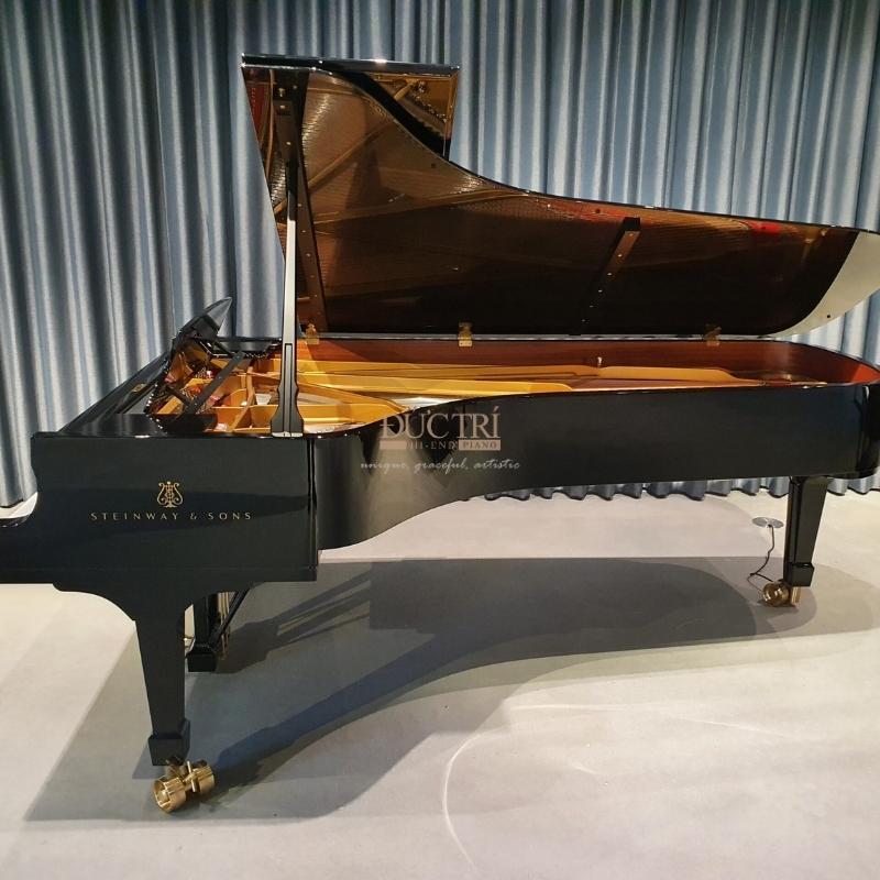 Steinway D274 4 Steinway D274 được trưng bày tại Showroom của Piano Đức Trí