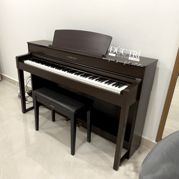 digital Yamaha SCLP5350 màu nâu đen