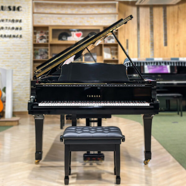 Grand piano Yamaha C3AE