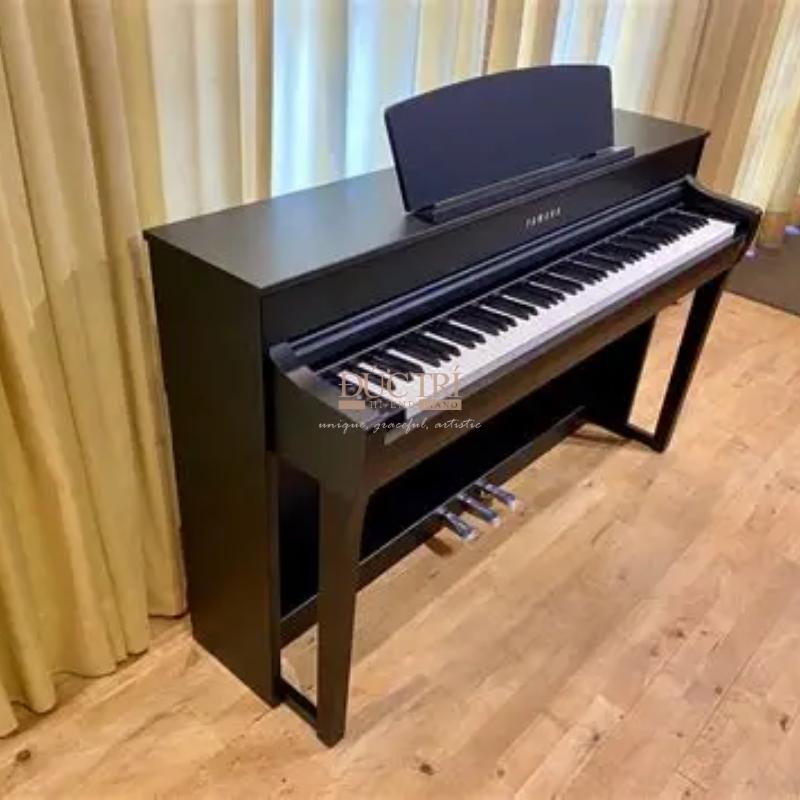 Yamaha CLP-745 10 Yamaha CLP-745 được trưng bày tại nhà