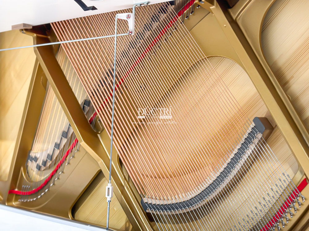 Khung gang của đàn Piano Upright được làm từ gang đúc