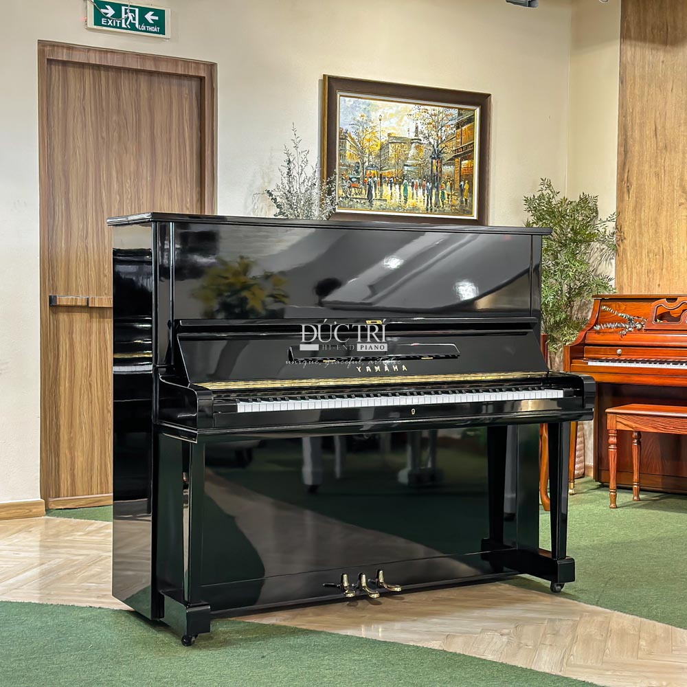 Piano Yamaha U3E màu đen tại Piano Đức Trí