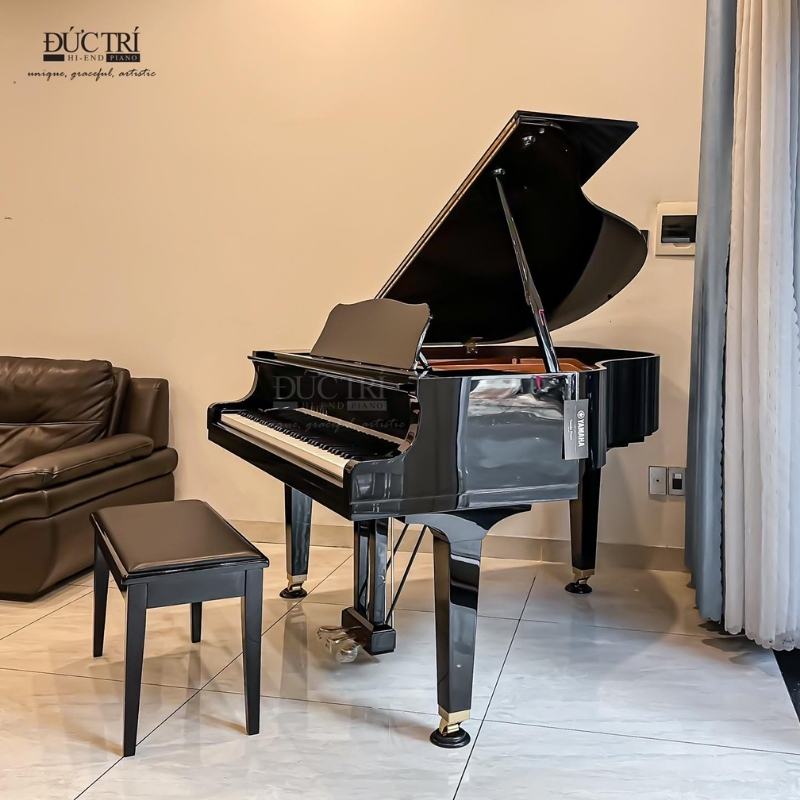 Yamaha CFX 12 Mặt bên đàn Yamaha CFX