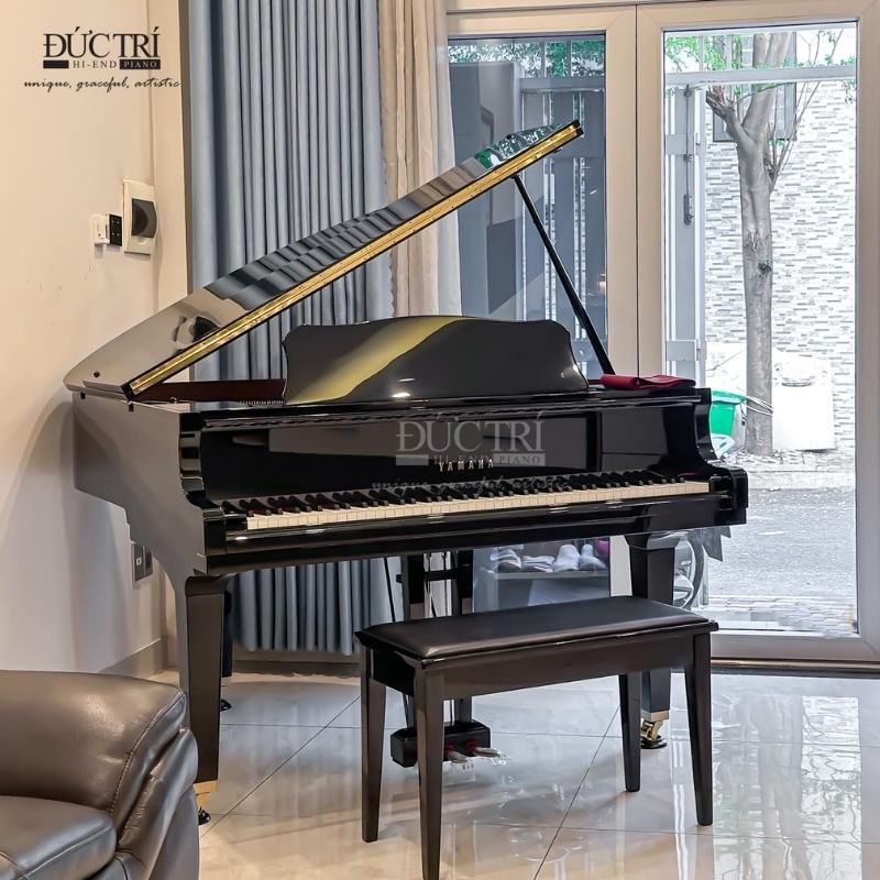 Yamaha CFX 13 Phía trước đàn piano Yamaha CFX
