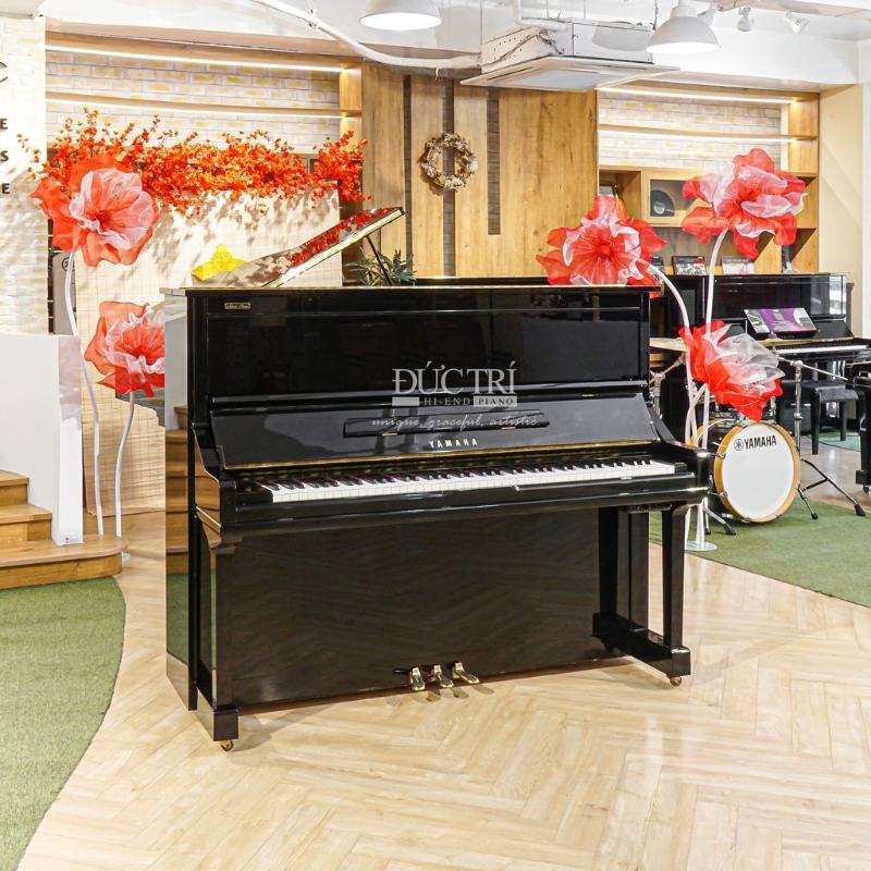 Yamaha YUS 18 Yamaha YUS được trưng bày tại Showroom của Piano Đức Trí