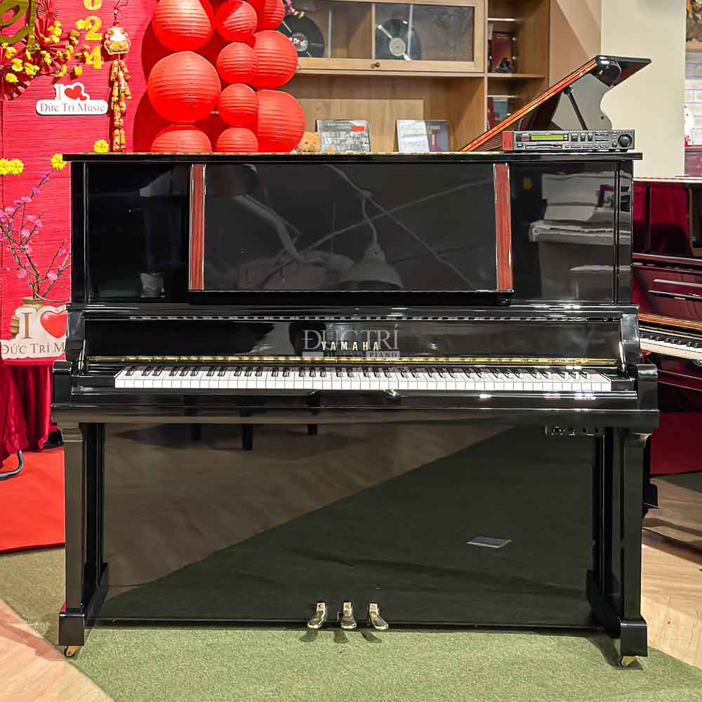 Yamaha YU5SXG có máy tự động chơi