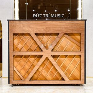 Phía sau thùng Đàn Piano Yamaha UX3