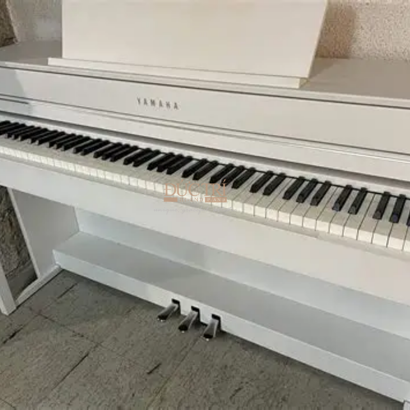 Yamaha CLP-545 10 Yamaha CLP-545 nhìn tổng quát