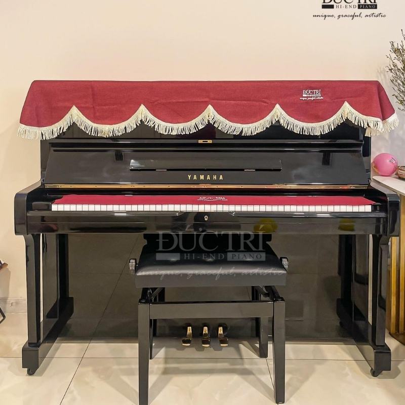 Yamaha U1H 7 Yamaha U1H được bàn giao và trưng bày tại nhà của khách hàng tại quận 1