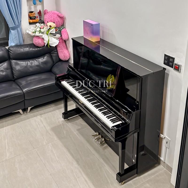 Bàn giao piano Yamaha YUS5 làm quà tặng cho con gái 4 Yamaha YUS5 được bàn giao và trưng bày tại nhà của khách hàng