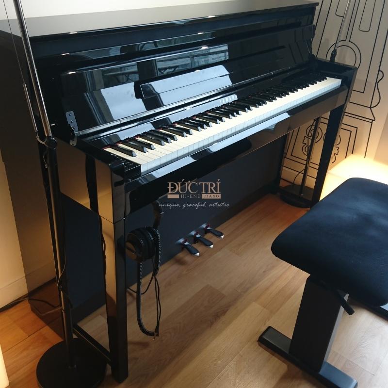 Yamaha CLP585 10 Yamaha CLP585 được trưng bày tại nhà