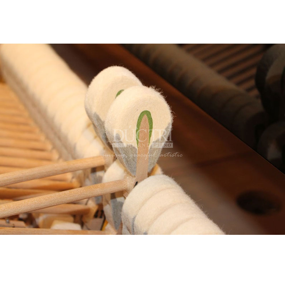 Búa đàn Yamaha A1R