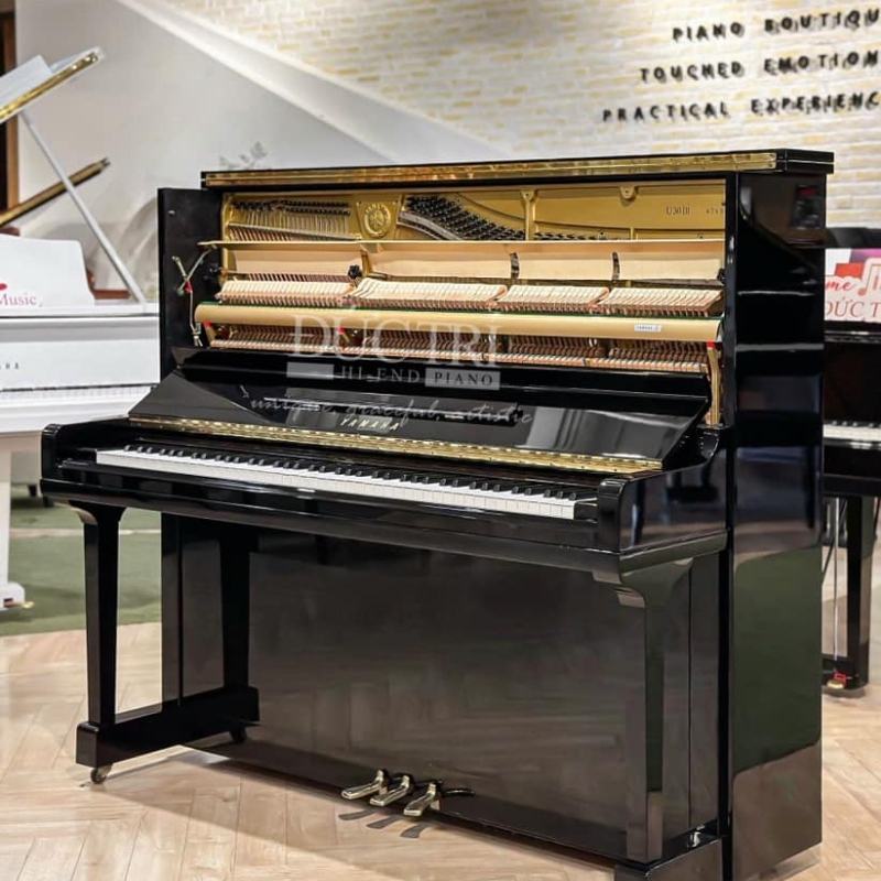Yamaha U100 13 Góc cạnh đàn piano Yamaha U100