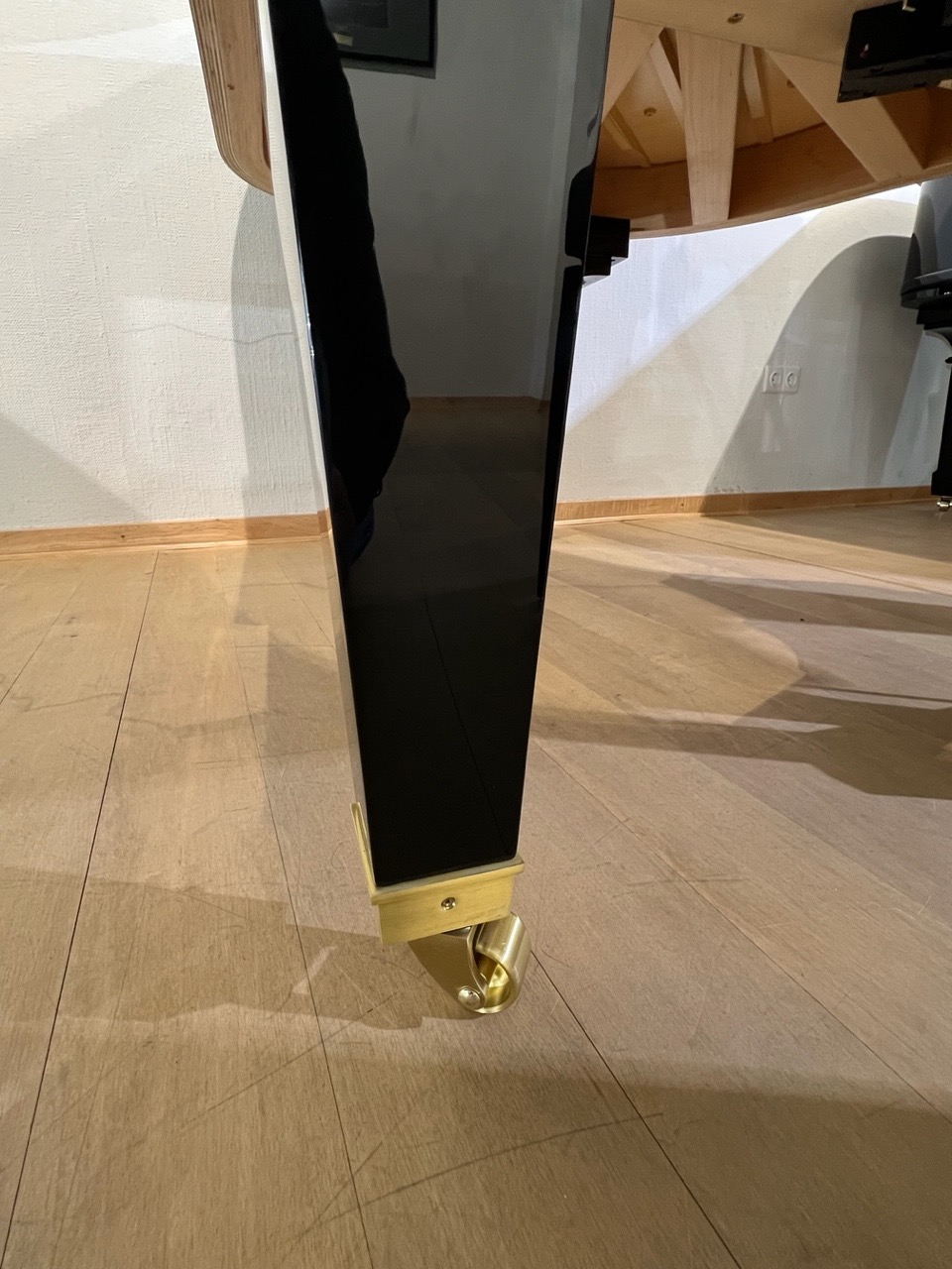 Hình ảnh chân đàn Piano Cơ Schimmel F156 Tradition