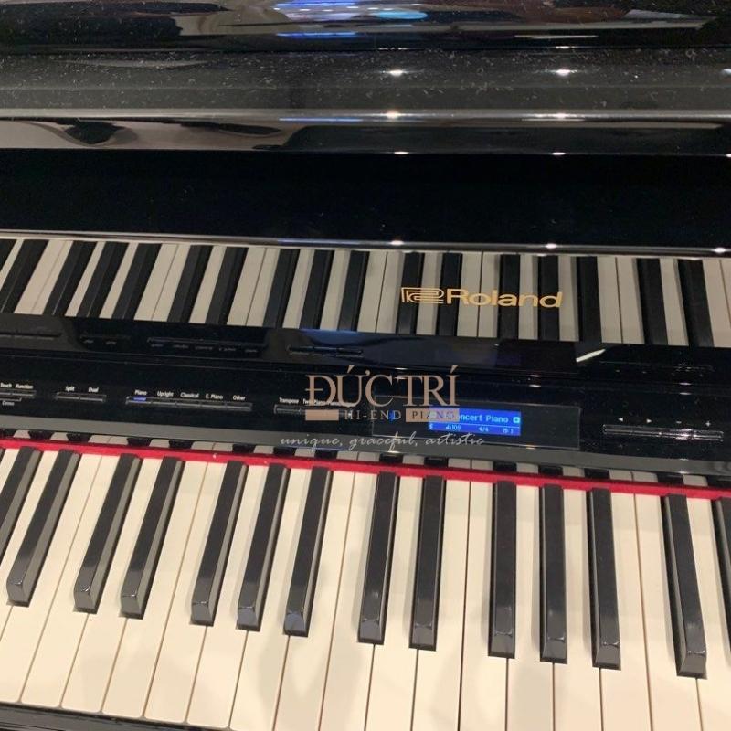 Roland GP609 6 Logo và bàn phím chiếc đàn Piano Roland 609