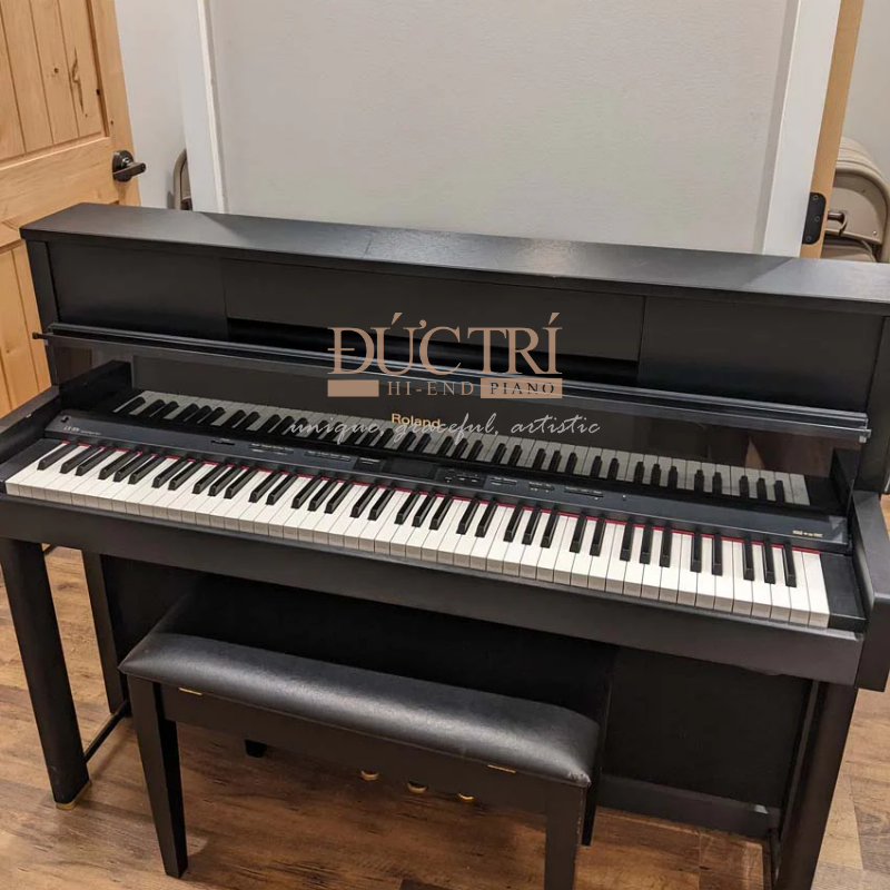 Roland LX-10F 5 Roland LX-10F được trưng bày tại Showroom của Piano Đức Trí