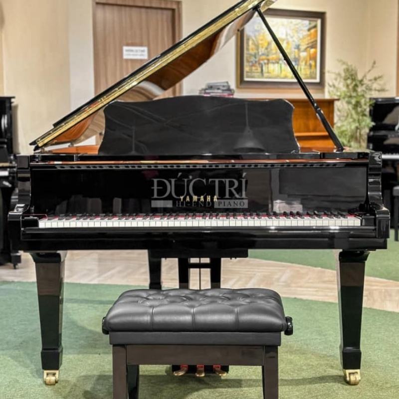 Yamaha CF4 16 Yamaha CF4 được trưng bày tại Showroom của Piano Đức Trí