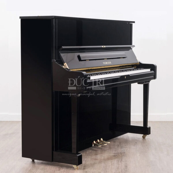 Yamaha U2