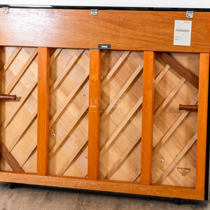 Kawai K300 5 Phía sau thùng Đàn Piano Kawai K300