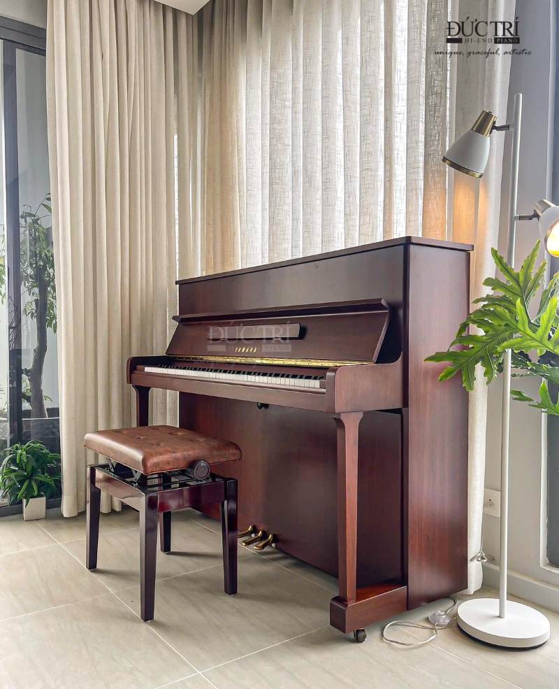 Đàn Piano được nhân viên của Piano Đức Trí vận chuyển và lắp đặt tận nhà