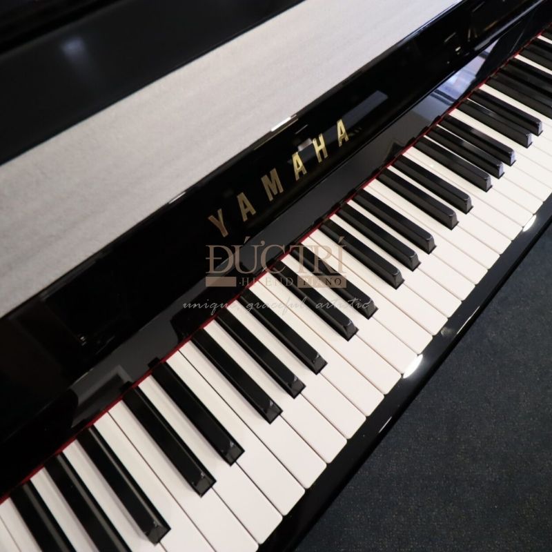 Hình ảnh bàn phím Đàn Piano Cơ Yamaha YU30LE Upright